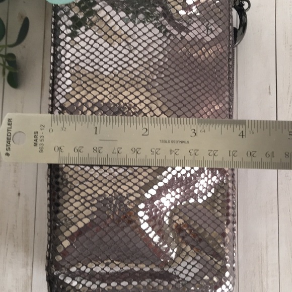 Michael Kors Limited Edition Cosmetic Bag NWOT Rare - Picture 13 of 16